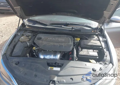 2016 Chrysler 200 Limited z USA, uszkodzony, nr VIN 1C3CCCAB2GN136508